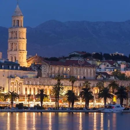 Royal Luxury With Garden And Private Parking Split