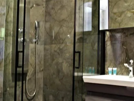 Royal Luxury With Garden And Private Parking