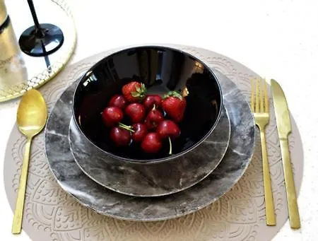 Royal Luxury With Garden And Private Parking Apartmán