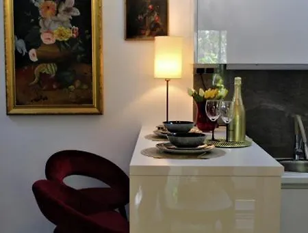 Royal Luxury With Garden And Private Parking Apartmán *